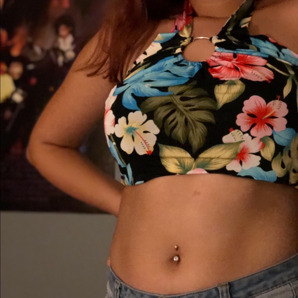 floral Hawaiian neck tie crop top 🦋